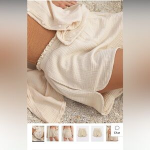 Aerie Pool to party tan short